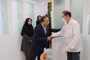 بازدید مدیر رفاه و سلامت کارکنان دانشگاه علوم پزشکی تهران از مرکز پیشگیری و سلامت دهان و دندان همزمان با روز دندانپزشک